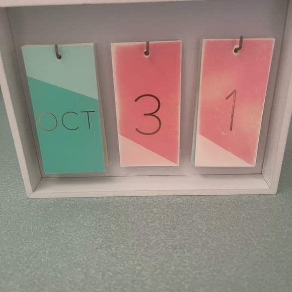 Pink and White Perpetual Calendar - Picture 3 of 3